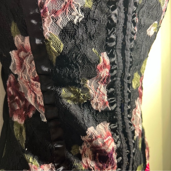 Forever 21 Black Lace Floral Corset Tank Top - Picture 4 of 6